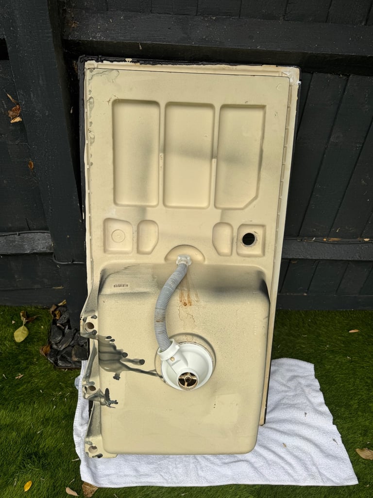 Porcelain black kitchen sink