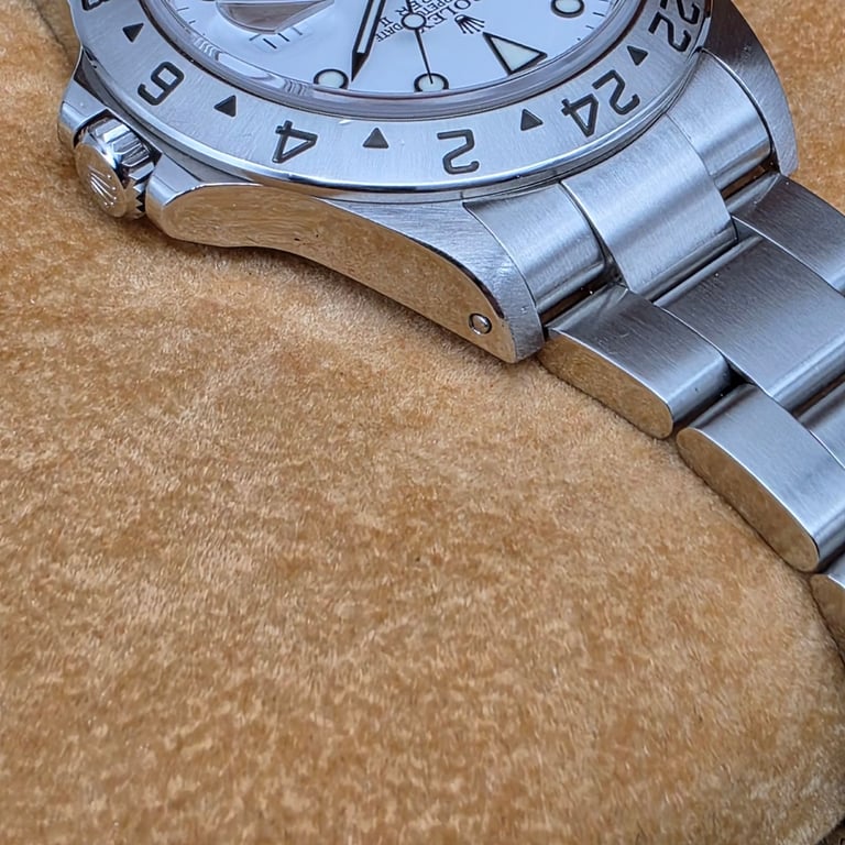 Rolex Explorer II 16570 “Polar” – 2001, Full Set, Excellent Condition, Just Serviced