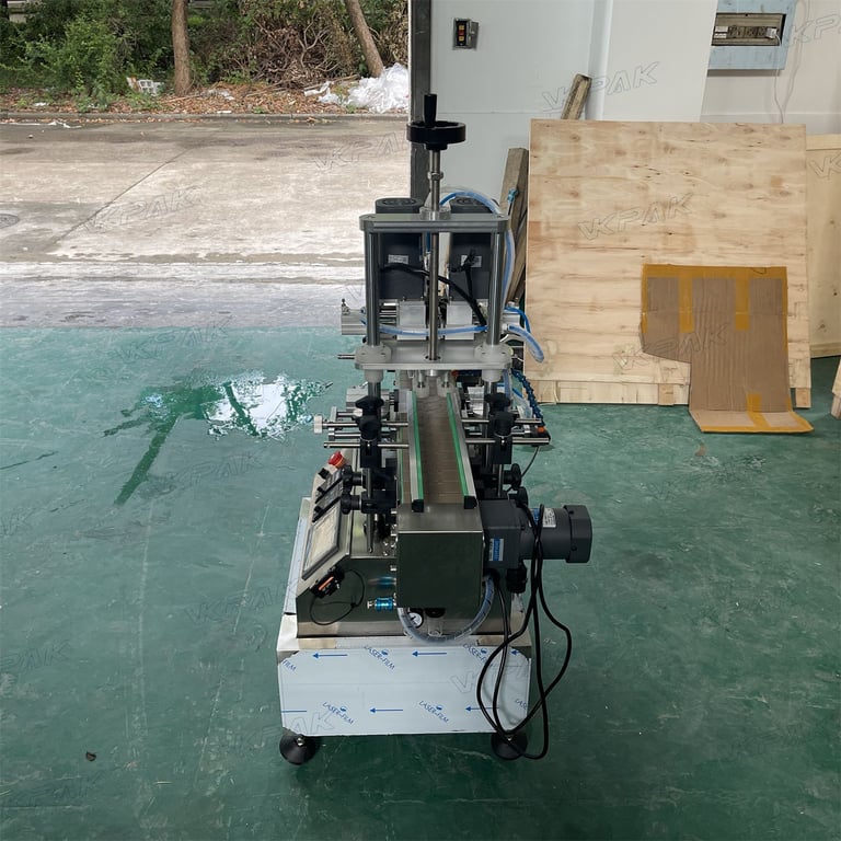 Automatic Tabletop Spray Cap Screw Capping Sealing Machine for Plastic Pet Glass Bottle