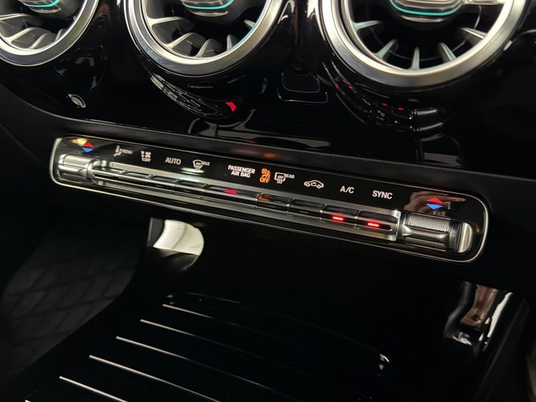  Mercedes-Benz A-Class 1.3 A180 AMG Line (Premium 2) 7G-DCT Euro 6 (s/s) 5dr Petrol Automatic