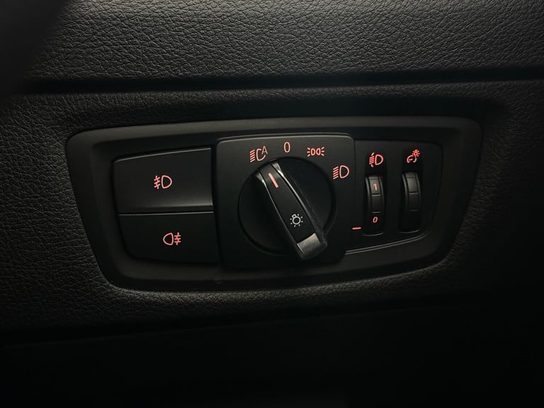 2018 BMW 1 Series 118i [1.5] SE 5dr [Nav/Servotronic] Step Auto HATCHBACK PETROL Automatic