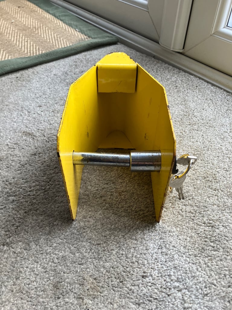 Milenco Heavy Duty Hitch Lock with 2 keys