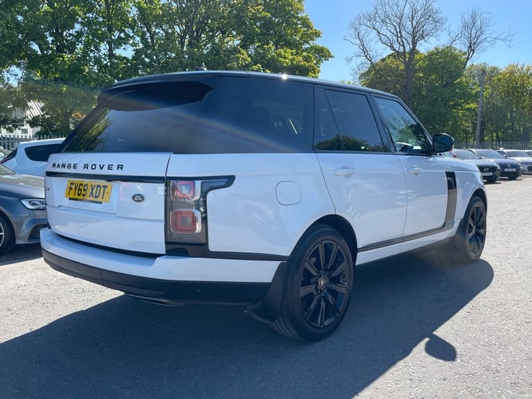 2019 Land Rover Range Rover 3.0 SD V6 Vogue black pack SUV 5dr Diesel Auto 4WD 275 bhp ESTATE Die...