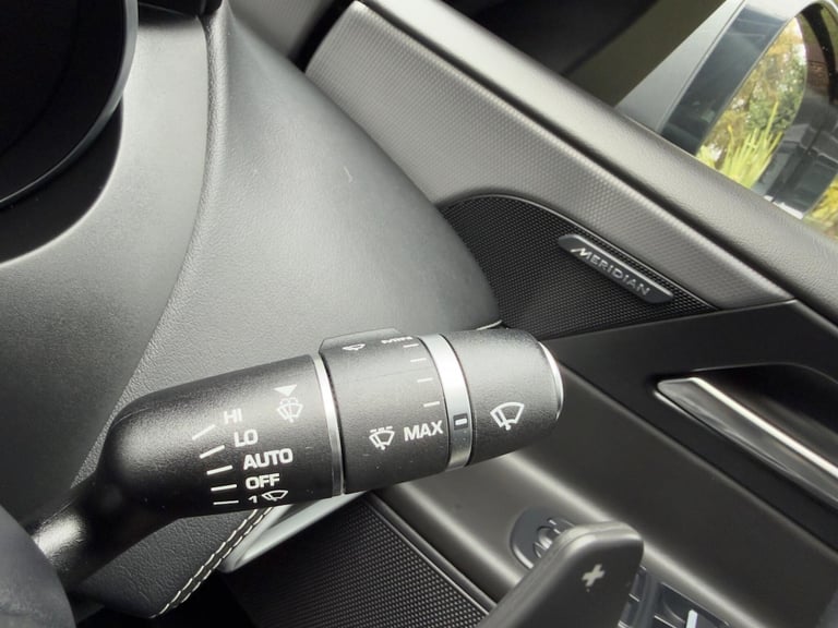 2016 Jaguar XE 2.0d R-Sport Auto Euro 6 (s/s) 4dr SALOON Diesel Automatic