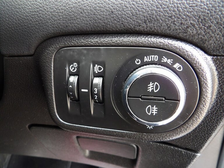 2015 Vauxhall Zafira 2.0 CDTi [170] Elite 5dr Auto MPV DIESEL Automatic