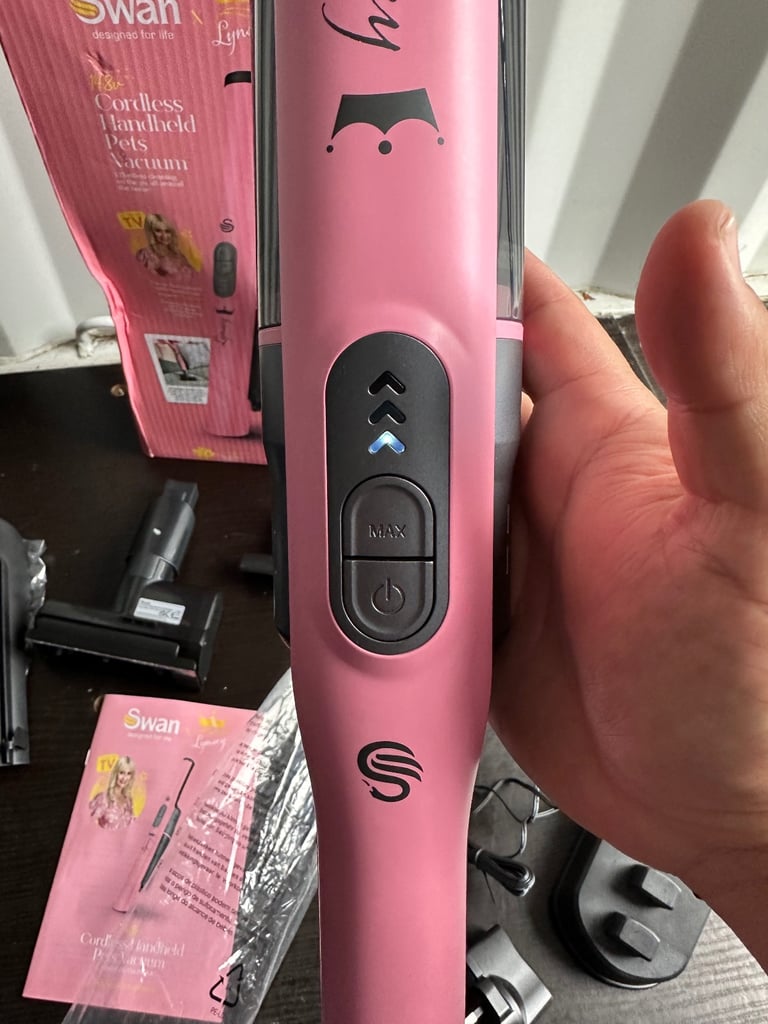 Swan SC15829QOC Cordless Vacuum Cleaner Lightweight 2 Speed Setting 14.8V Pink