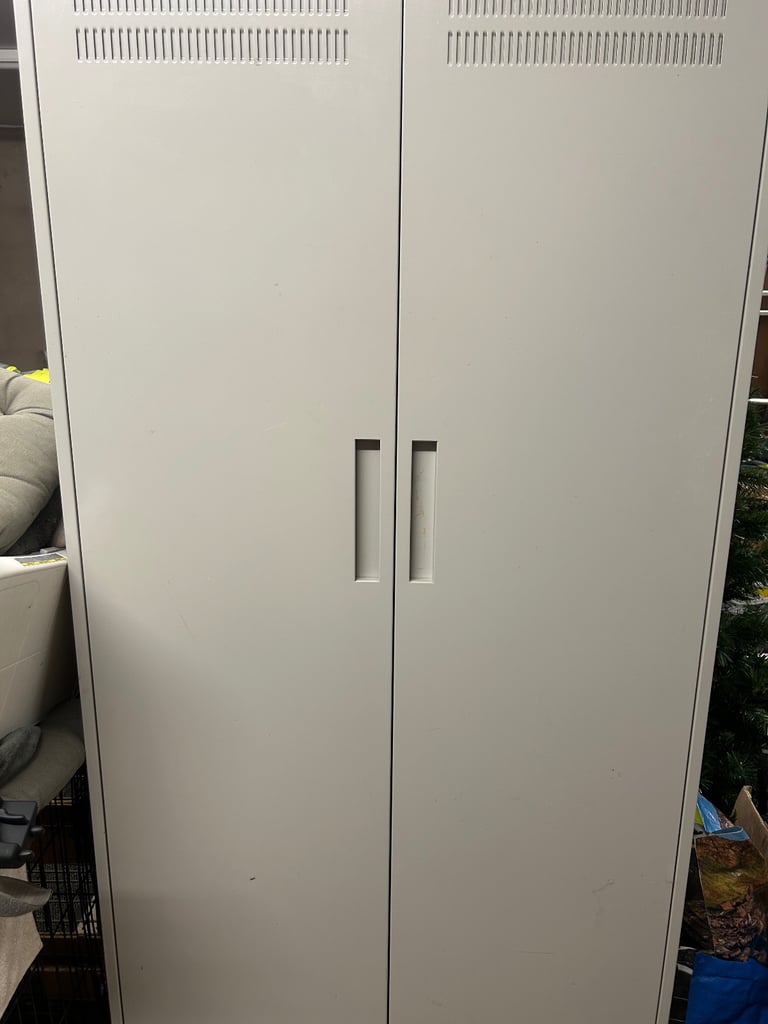 Storage cabinet 