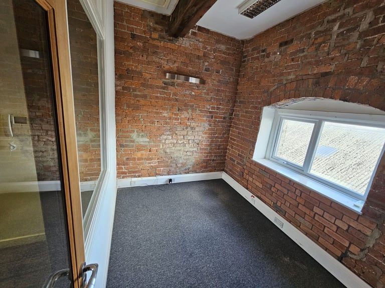  Cut Your Overheads Stay Local in West Yorkshire Office and Warehouse to Rent 