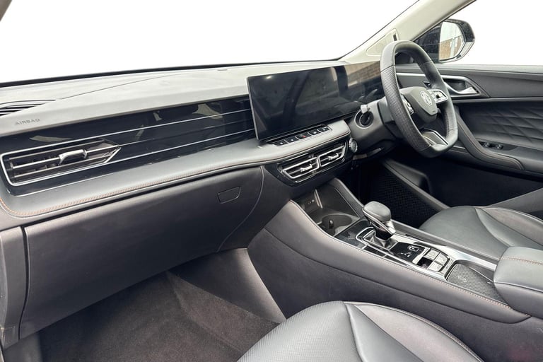 2025 MG MG HS 106287 Hatchback Petrol Automatic