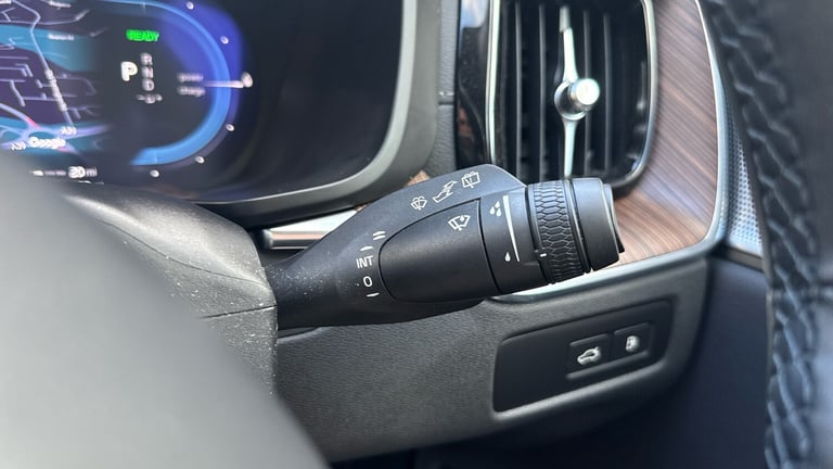 2023 Volvo XC60 2.0 T8 [455] RC PHEV Ultimate Dark 5dr AWD Gtron Estate Estate Hybrid Automatic