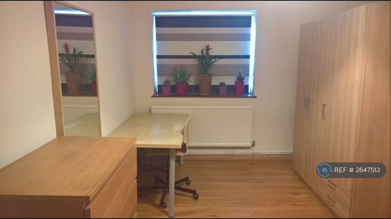 1 bedroom in West India Dock Road, London, E14 (#2647513)