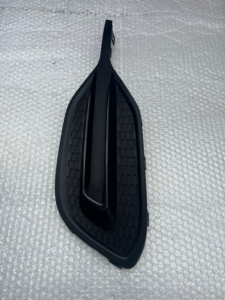 Vauxhall Astra K 2020 front bumper right side trim