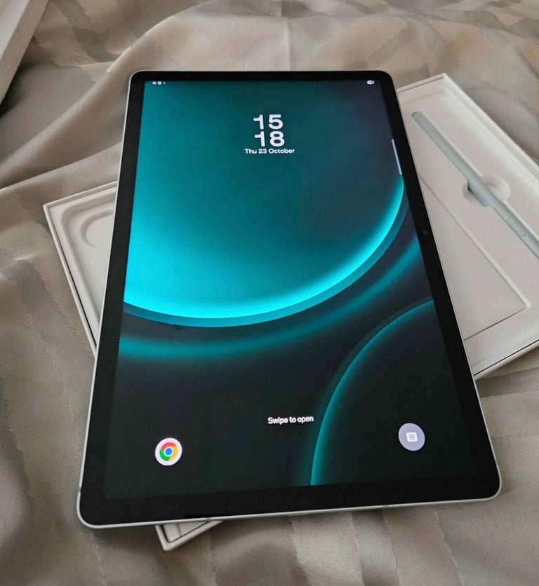 Samsung Galaxy Tablet S9 FE 10.9” 128gb Mint Green immaculate boxed with s pen 🖊️