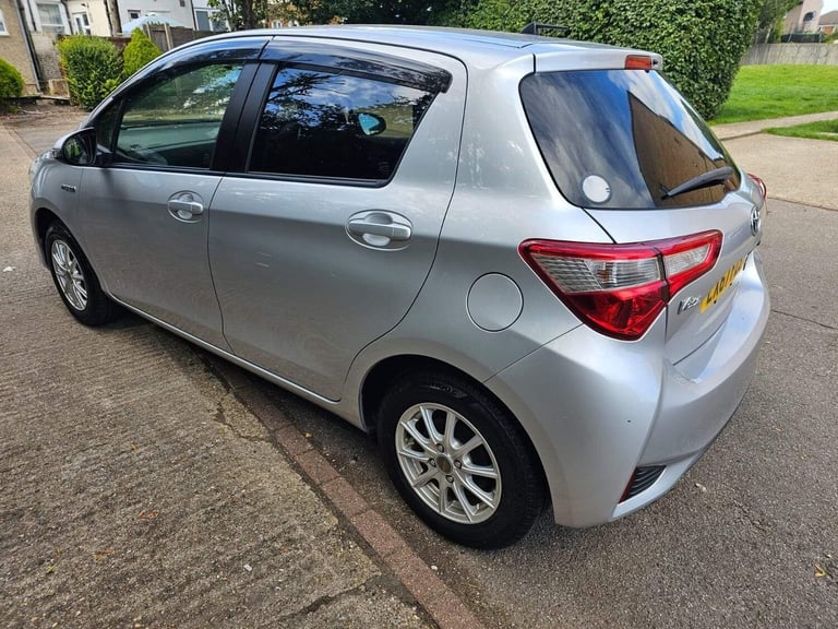 2018 Toyota Yaris 1.5 VVT-h Icon Tech E-CVT Euro 6 (s/s) 5dr Hatchback HYBRID ELECTRIC Automatic