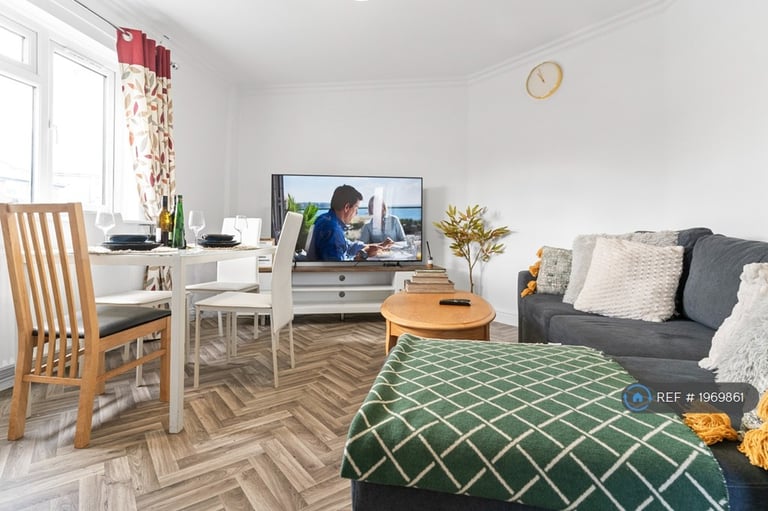 3 bedroom house in Harebell Crescent, Dudley, DY1 (3 bed) (#1969861)