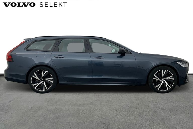 2022 Volvo V90 Plus, B4 mild hybrid, Petrol, Dark ESTATE Petrol/Electric Hybrid Automatic