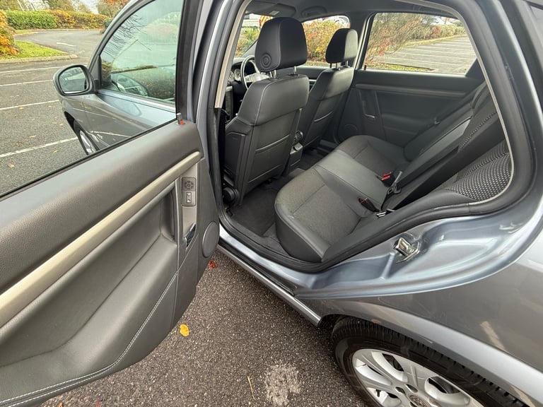 Vauxhall, VECTRA, Hatchback, 2009, Manual, 1796 (cc), 5 doors