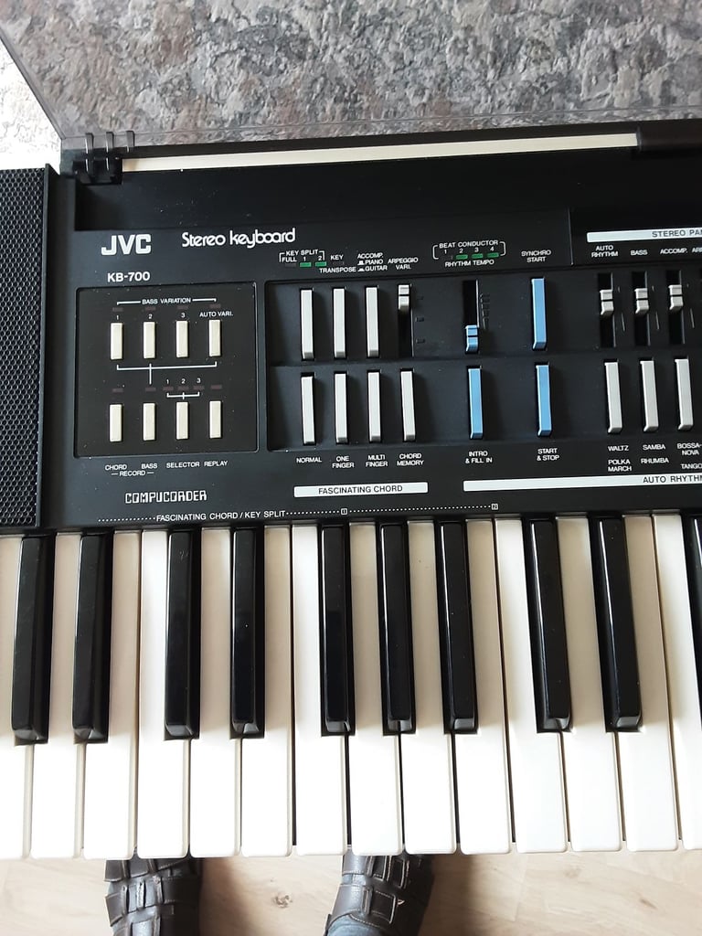 JVC KB-700