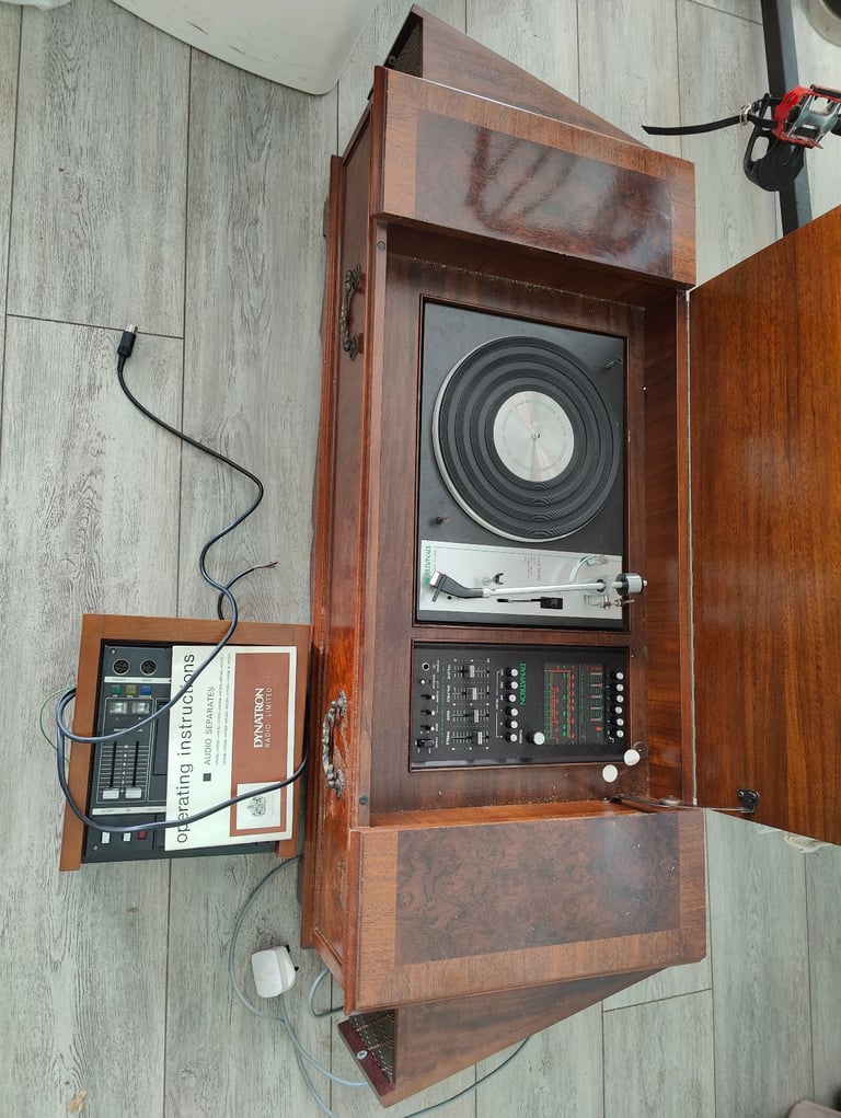 image for Dynatron HFC66 retro record player