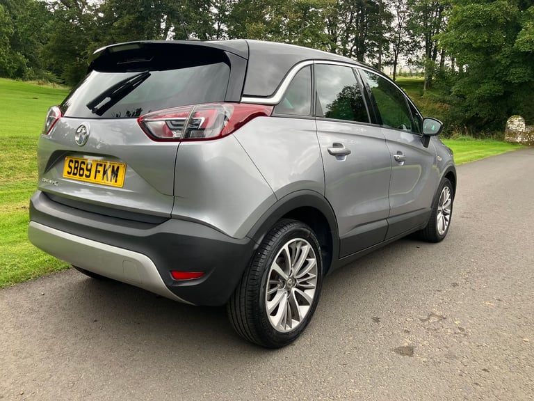 EXCEPTIONAL CONDITION 2019 VAUXHALL CROSSLAND X SPORT. MOT APRIL-26. FSH (6 Service Stamps)