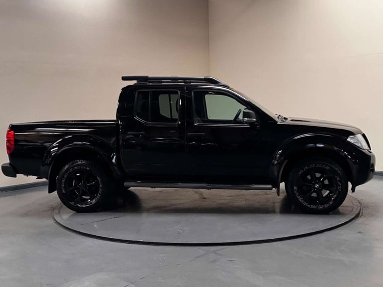2011 Nissan Navara Double Cab Pick Up Tekna 2.5dCi 190 4WD PICK UP DIESEL Manual
