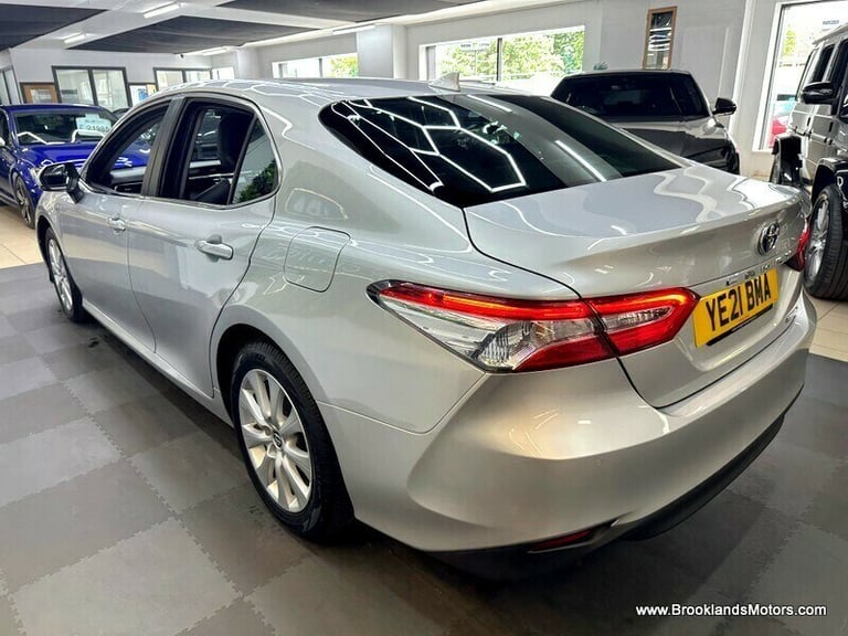 Toyota Camry 2.5 VVT-I DESIGN [SAT NAV, LEATHER, HEATED SEATS &amp; REVERSE CAMERA]