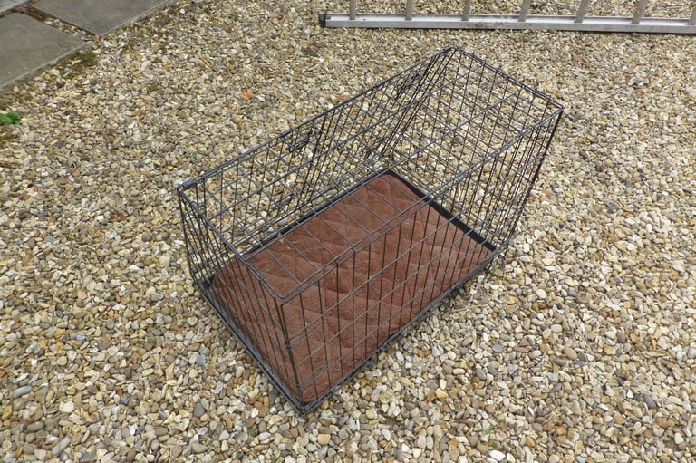 SLANTED FRONT DOG CAGE