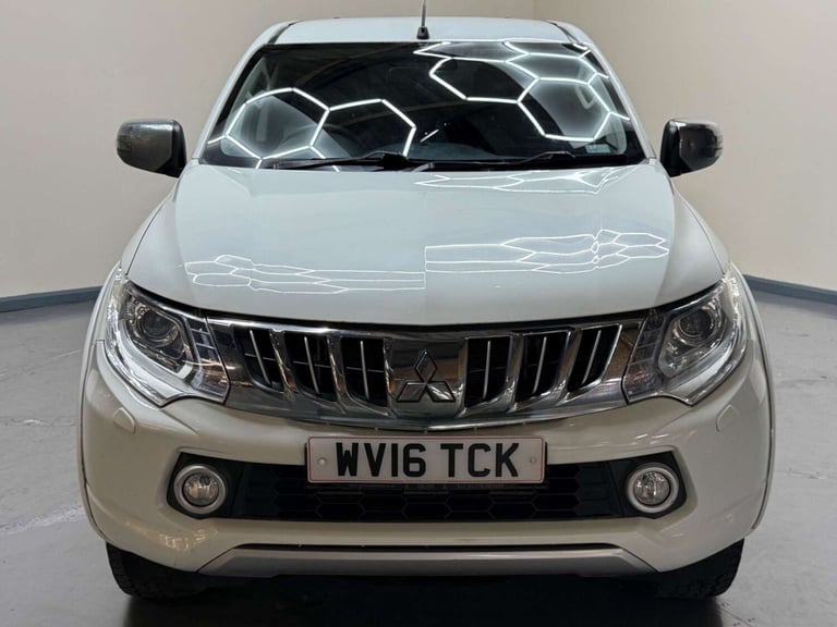 2016 Mitsubishi L200 2.4 DI-D DC Warrior 4WD Euro 5 4dr Pickup Diesel Manual