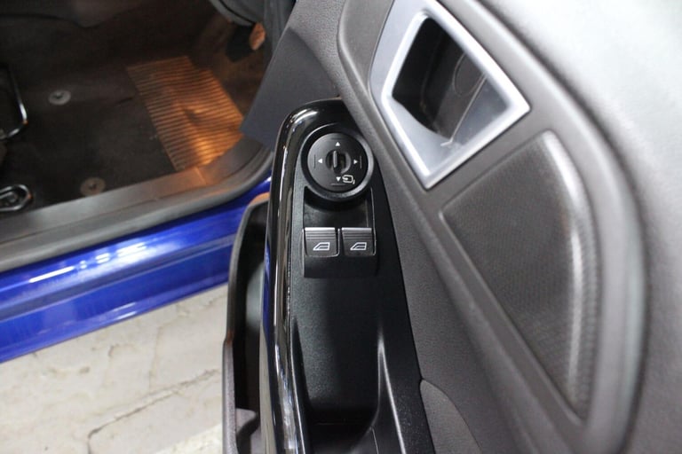 2017 Ford Fiesta 1.0T EcoBoost Titanium Euro 6 (s/s) 5dr HATCHBACK Petrol Manual