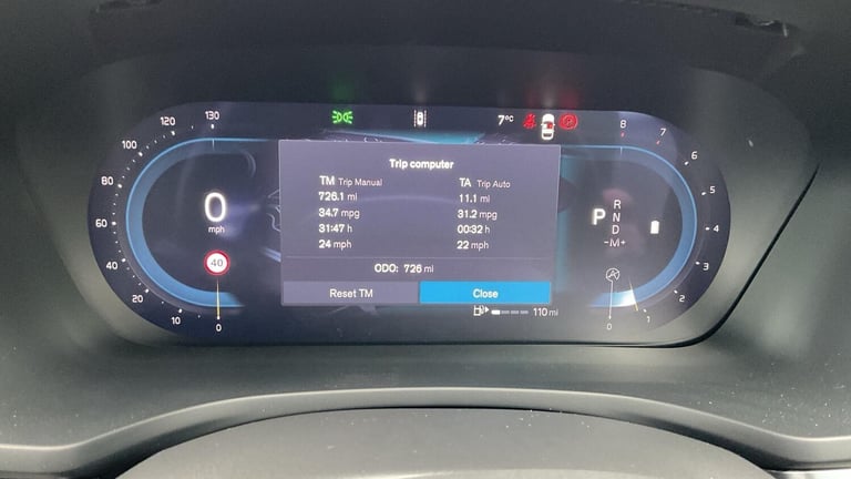 2025 Volvo V60 Plus, B4 Mild hybrid, Petrol, Dark ESTATE Petrol/Electric Hybrid Automatic