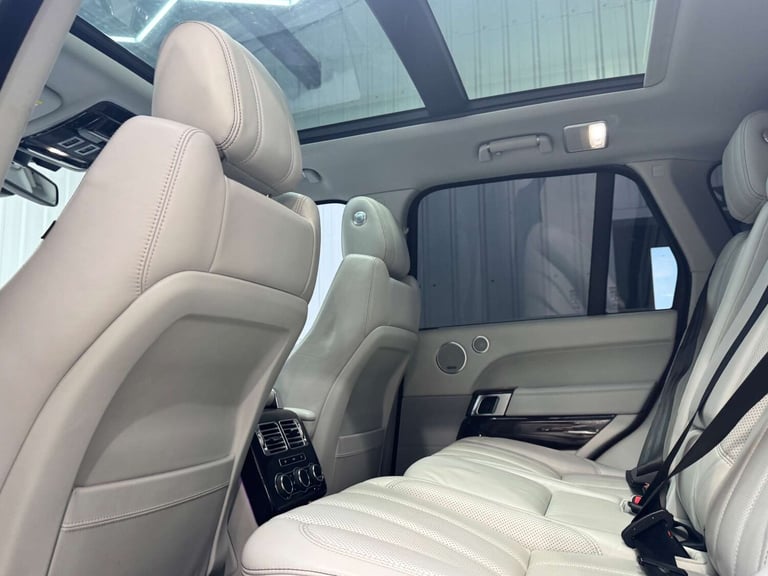 2015 Land Rover Range Rover 4.4 SDV8 Vogue SE 4dr Auto ESTATE DIESEL Automatic