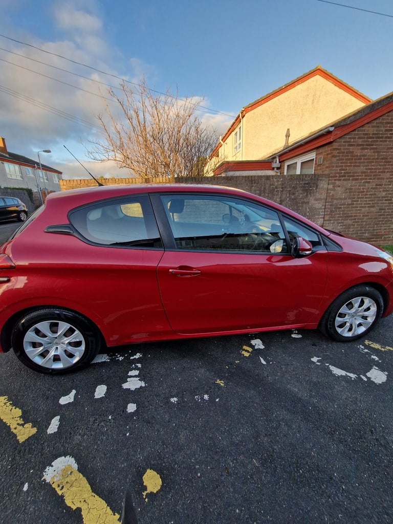 Peugeot, 208, Hatchback, 2016, Manual, 999 (cc), 3 doors