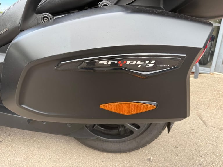 2022 Can-Am Spyder F3 Limited 1330cc 6 speed semi automatic trike