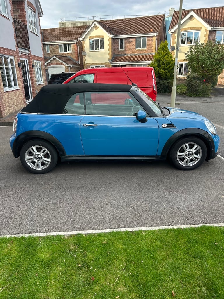 Mini, CONVERTIBLE, Convertible, 2013, Manual, 1598 (cc), 2 doors