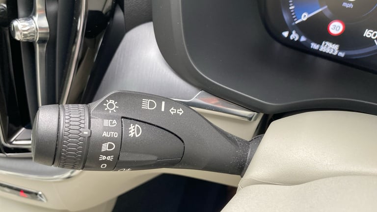 2021 Volvo XC60 2.0 B4D Momentum 5dr AWD Geartronic Diesel Estate Estate Diesel Automatic