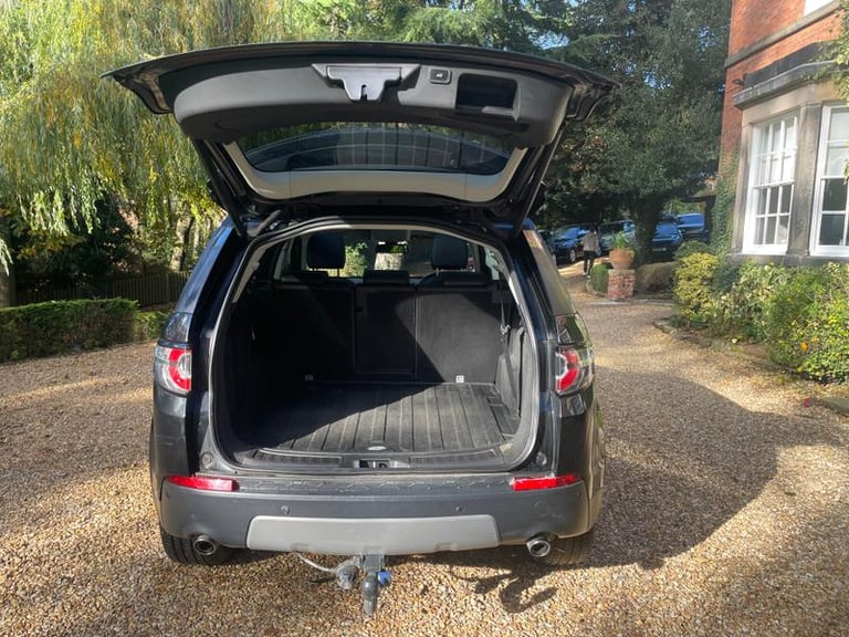 2016 Land Rover Discovery Sport 2.0 TD4 SE Tech SUV 5dr Diesel Auto 4WD Euro 6 (s/s) (180 ps) 7 S...