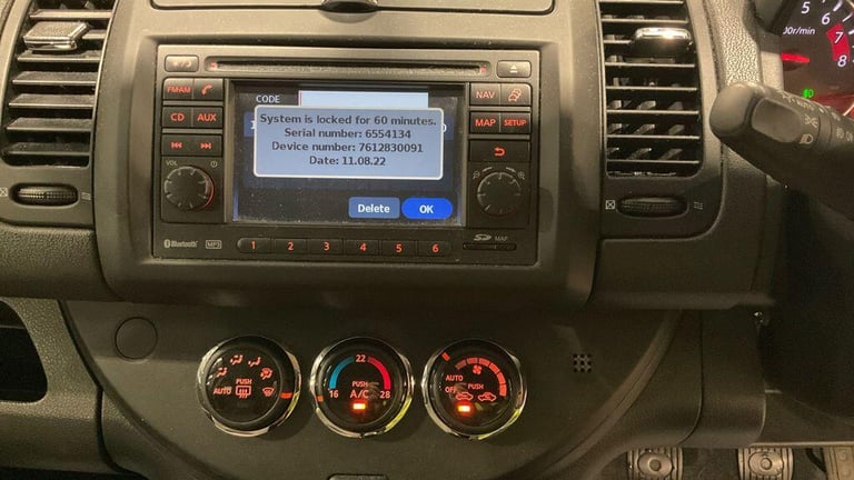 2011 Nissan Note 1.4 16V n-tec Euro 5 5dr MPV Petrol Manual