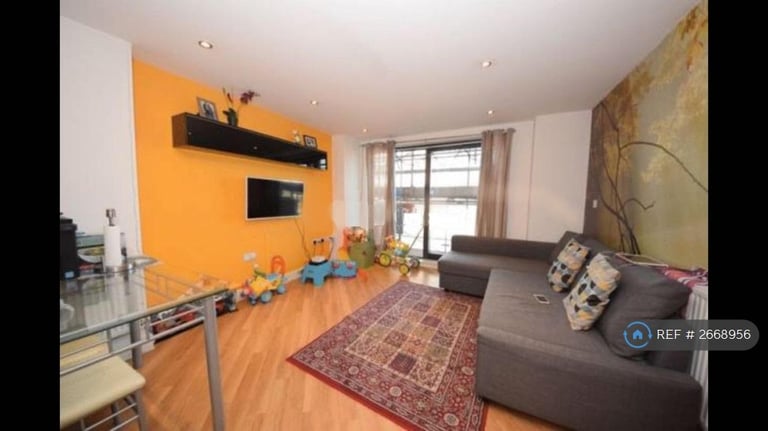 2 bedroom flat in Perth Road, Ilford, IG2 (2 bed) (#2668956)