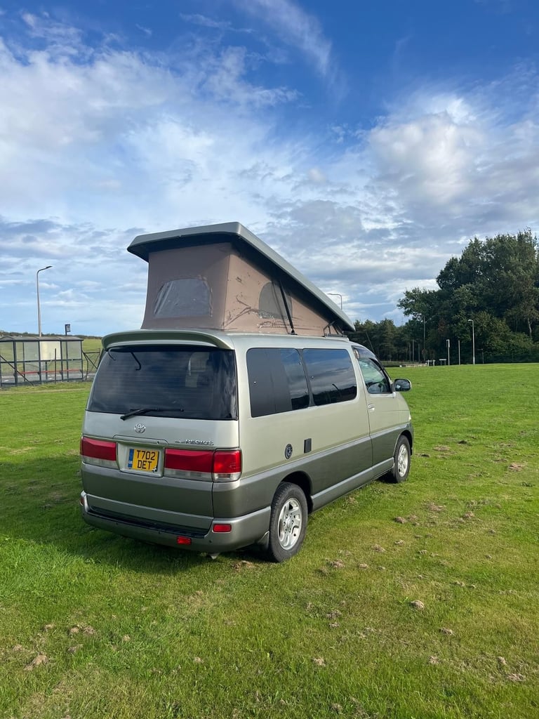 Toyota Hi-ace regius 