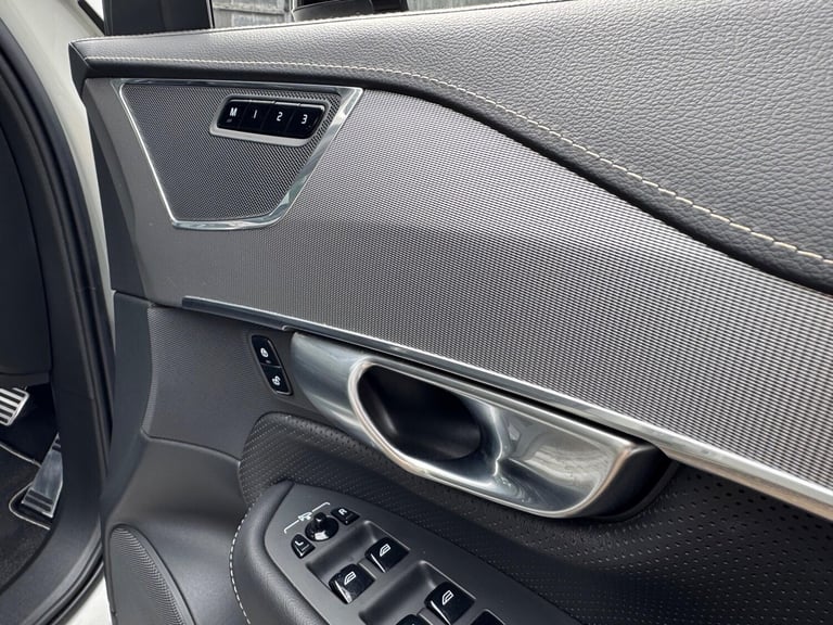 2019 Volvo XC90 2.0 B5 MHEV R-Design Pro Auto 4WD Euro 6 (s/s) 5dr ESTATE Diesel/Electric Hybrid ...