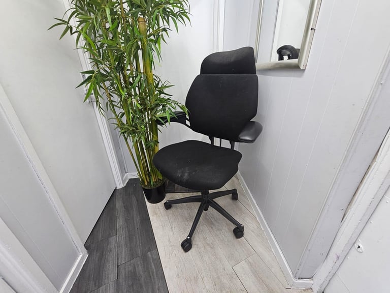 Black swivel office chair, Admin, Desk Computer, Wheeled, Ergonomic Adjustable Task Chair