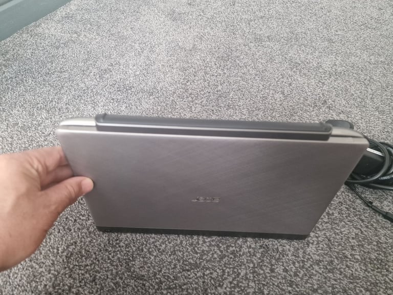 Acer Aspire switch 11v, HYBRID, 11.6in, 4GB Ram, 60gbSSD, intel core M, win10