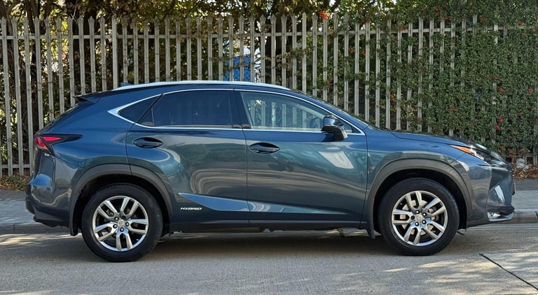 2015 Lexus NX 2.5 300h Luxury SUV 5dr Petrol Hybrid E-CVT 4WD Euro 6 (s/s) (197 ps) ESTATE Petrol...