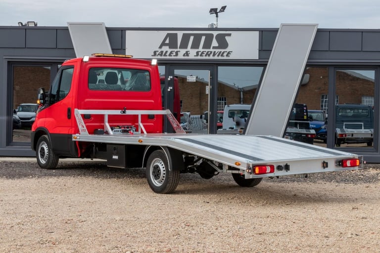 2025 IVECO DAILY RECOVERY TRUCK 3.0 210BHP AUTO CONNECT PACK FULLY LOADED