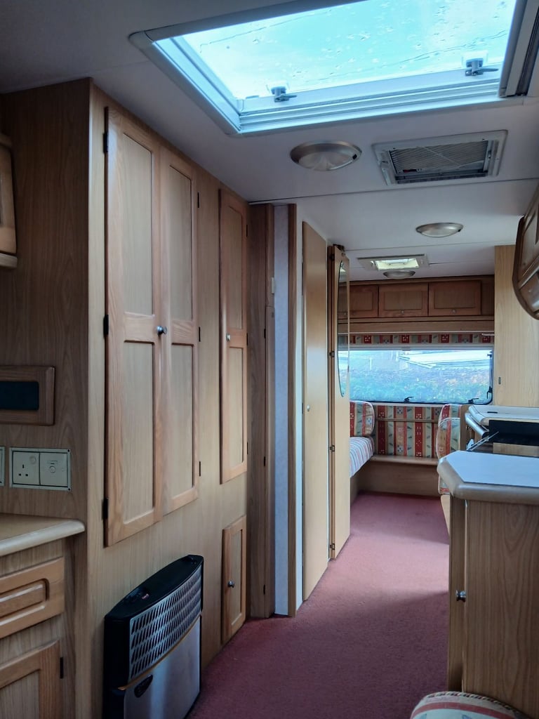 2005 bailey senator 5 beeth caravan (Can Deliver)