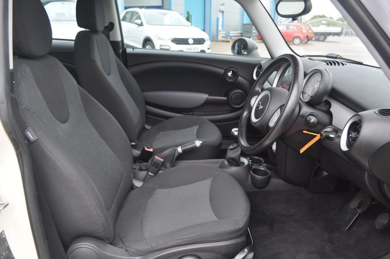 2007 MINI Hatch 1.6 Cooper Hatchback 3dr Petrol Manual Euro 4 (120 ps) Hatchback Petrol Manual