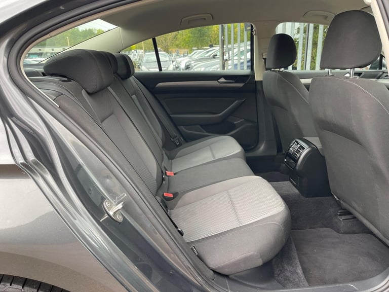 2015 Volkswagen Passat 1.6 TDI BlueMotion Tech S Euro 6 (s/s) 4dr SALOON Diesel Manual