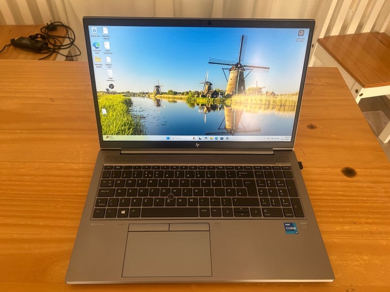 HP ZBOOK FireFly 15 - Powerful for Video Editing Streaming