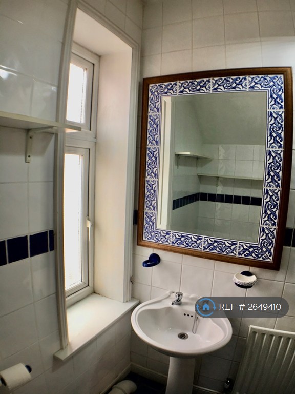 1 bedroom flat in Chester Street, Caversham, Reading, RG4 (1 bed) (#2649410)