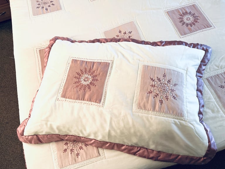 For Sale: Bedspread (Fit King or Double)